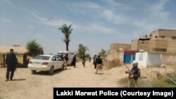 د خیبر پښتونخوا پولیس په لکي مروت کې د امنیت ساتنې لپاره ولاړ دي - د ارشیف انځور 