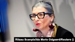 فرانچېسکا البانیزې په کوپنهاګن کې یوې خبري غونډې ته وینا کوي - د فبرورۍ پینځمې انځور.