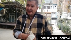 Рахматилло Зоиров в результате нападения получил увечья двух пальцев правой руки.