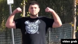 Un „sportiv” neo-nazi la o tabără de antrenament în Germania