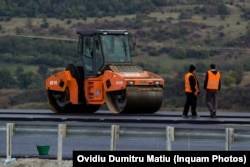 Finalizarea porţiunii surpate în 2015 pe lotul 3 al autostrăzii Sibiu - Orăştie a fost făcută în regie proprie de către CNAIR, după un an.