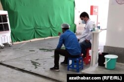 Bazardaky saglygy barlaýyş nokady, Aşgabat, iýul, 2020