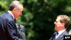 Эрдоган Русия президенты Дмитрий Медведев белән узган елның маенда Әнкарада очрашкан иде