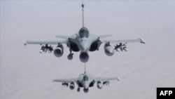 Avioni Rafal naoružani MICA projektilima u misiji iznad Iraka, septembar 2014.