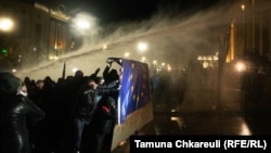 ანტისამთავრობო, პროევროპული საპროტესტო აქცია საქართველოს პარლამენტთან. 29 ნოემბერი, 2024 წელი