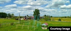Шокша. Детская площадка