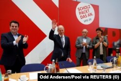 U izbornom štabu SPD-a nakon objavljivanja prvih izlaznih anketa na izborima, 26. septembar 2021.