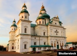 Троїцько-Іллінський монастир у Чернігові, заснований близько 1069 року Антонієм Печерським. Після занепаду в 14-му столітті був відбудований у 17-му столітті за допомогою, зокрема, гетьмана Івана Мазепи