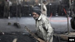 د لاهور يو مزدور