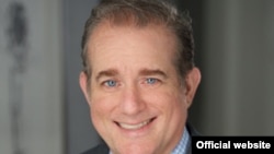 "Центерра Голд" менен талашта Кыргызстандын кызыкчылыгын коргогон адвокат Бенжамин Минц. Сүрөт Arnold & Porter эл аралык юридикалык фирмасынын сайтынан алынды.