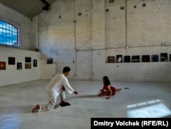 Один из залов выставки "Статичное кино" в Венеции