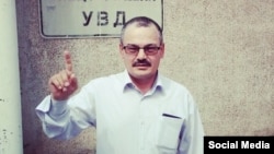 Рәфис Кашапов полиция бинасы янында