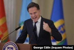 „Dacă ar exista un atac [asupra României], tot NATO va veni să vă salveze. Așa funcționează NATO (...). Dacă această țară va fi atacată, sunt 31 de națiuni care vor veni să apere România, spune secretarul general al NATO, Mark Rutte.