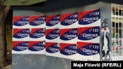 Rašić: 'Meni je mnogo žao mojih građana što moraju sve to da proživljavaju i iskreno, više sam zabrinut za njih nego za sebe lično' (Sever Kosova oblepljen je jedino plakatima Srpske liste, na fotografiji Severna Mitrovica)