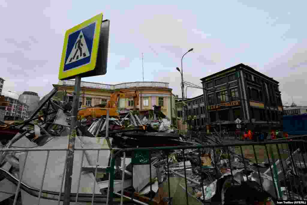 Станция метро "Новослободская"