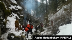 "Үркүн" тасмасын тартуу учурунда.