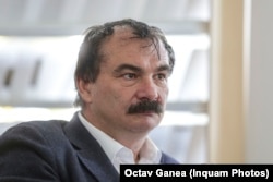 Mircea Miclea spune că organizarea admiterii înainte evaluării naționale nu e o soluție corectă.
