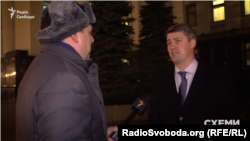Дмитро Дубінко, заступник генерального директора держпідприємства «Інформаційні судові системи», каже, що в АП ходить до товариша