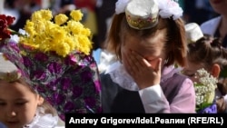 Дети на школьной линейке в Татарстане