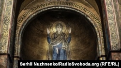 Собор Святої Софії у Києві. Мозаїка – зображення Богородиці Оранти, 11 століття