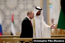 ვლადიმირ პუტინი სტუმრად შეიხ მუჰამად იბნ ზაიდ ალ-ნაჰაიანთან. აბუ-დაბი, 2019 წ. 15 ოქტომბერი.