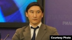 Алмаз Асанбаев.