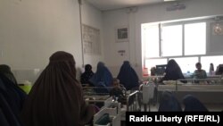 در بسیاری از مناطق مردم به خصوص زنان دسترسی اندک به خدمات صحی دارند