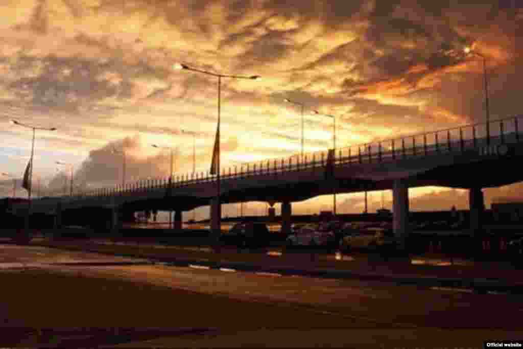 "Огни ночного аэропорта". Официальный сайт аэропорта Донецка.