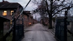 „Un loc care te bântuie": 80 de ani de la eliberarea infamului lagăr nazist de exterminare Auschwitz