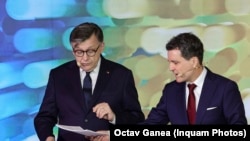 Nicușor Dan îi dă lui Crin Antonescu documente prin care îl acuză că a fost de acord cu cedarea a 34 hectare de teren din proprietatea statului în folosul dezvoltatorilor imobiliari în timpul mandatului de ministru al Tineretului și Sportului.