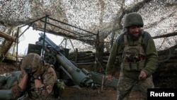 Forcat ruse pretendojnë se i kanë rrethuar trupat ukrainase në zonën e Pokrovskut.