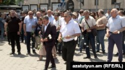 Armenia - Dashnaktsutyun leaders Armen Rustamian (right) and Ishkhan Saghatelian celebrate Republic Day in Yerevan, May 28, 2025.