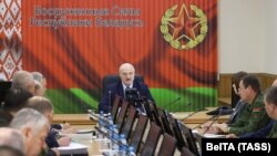 Președintele belarus Aleksandr Lukașenka la o ședință la Ministerul Apărării. 15 august 2020