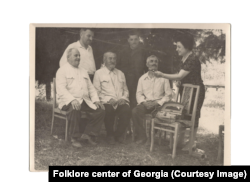 თამარ მამალაძე სოფელ ალავერდში, მომღერლების ჩაწერისას