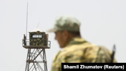 Таджикские пограничники на рубеже с Афганистаном.