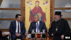 Архивска фотографија - премиерите на Македонија и на Бугарија Зоран Заев и Бојко Борисов и струмичкиот владика Наум