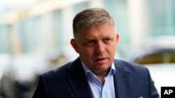 Robert Fico la o zi după alegerile anticipate slovace de la 30 septembrie, pe care partidul său SMER le-a câștigat detașat. (AP Photo/Petr David Josek)