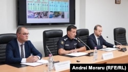  Procurorul-șef al PCCOCS, Victor Furtună, șeful Inspectoratului General al Poliției, Viorel Cernăuțeanu, și directorul Serviciului de Informații și Securitate, Alexandru Musteața, la un briefing de presă despre perchezițiile făcute luni, 22 septembrie 2025.