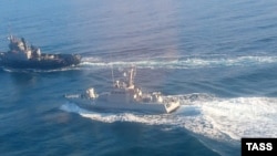 «Росія продовжує перешкоджати свободі плавання суден у Чорному та Азовському морях в порушення міжнародного права», – заявив представник США в ОБСЄ Джордж Кент