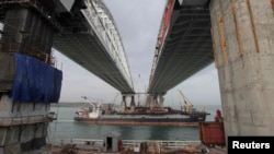 Будівництво Росією моста в Керченській протоці, 4 грудня 2017 року 