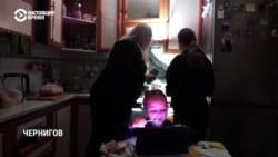 "Либо находишь выход, либо закрываешься". Как живут в Украине во время блэкаутов. Репортаж Настоящего Времени