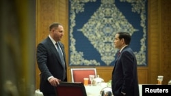 Secretarul de stat al SUA, Marco Rubio, vorbește cu șeful biroului prezidențial ucrainean, Andri Iermak, în timpul unei întâlniri la Jeddah, Arabia Saudită. 11 martie 2025.