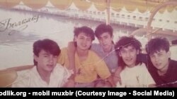 Участники некогда мега-популярной группы «Болалар». На фото: Тахир Садыков второй слева.  