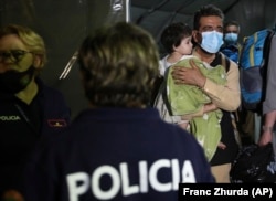 Afganët e evakuuar nga Kabuli në Tiranë në gushtin e 2021-ës.