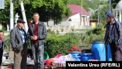 Piață improvizată la Tocuz