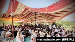 د مې پر ۲۱مه په ميرلي کې ځايي ولس په ډرون بريد کې د ماشومانو د وژنې خلاف پرلت وهلی دی.