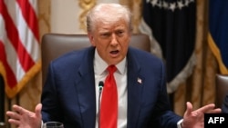 «Скоро розпочнеться четвертий рік війни, яку він мав би виграти за тиждень. Він втратив близько півтора мільйона солдатів. Це жахлива війна»