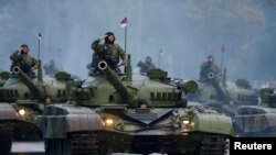 Sa vojne parade u Beogradu, oktobar 2014.