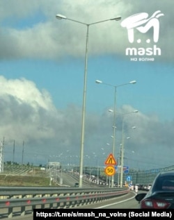 Пробка на въезд в Крым у Керченского моста со стороны Тамани (Россия) во время курортного сезона, июль 2025 года