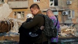 Preživeli ruskog napada na Kijev pokušavaju da se izbore sa posledicama